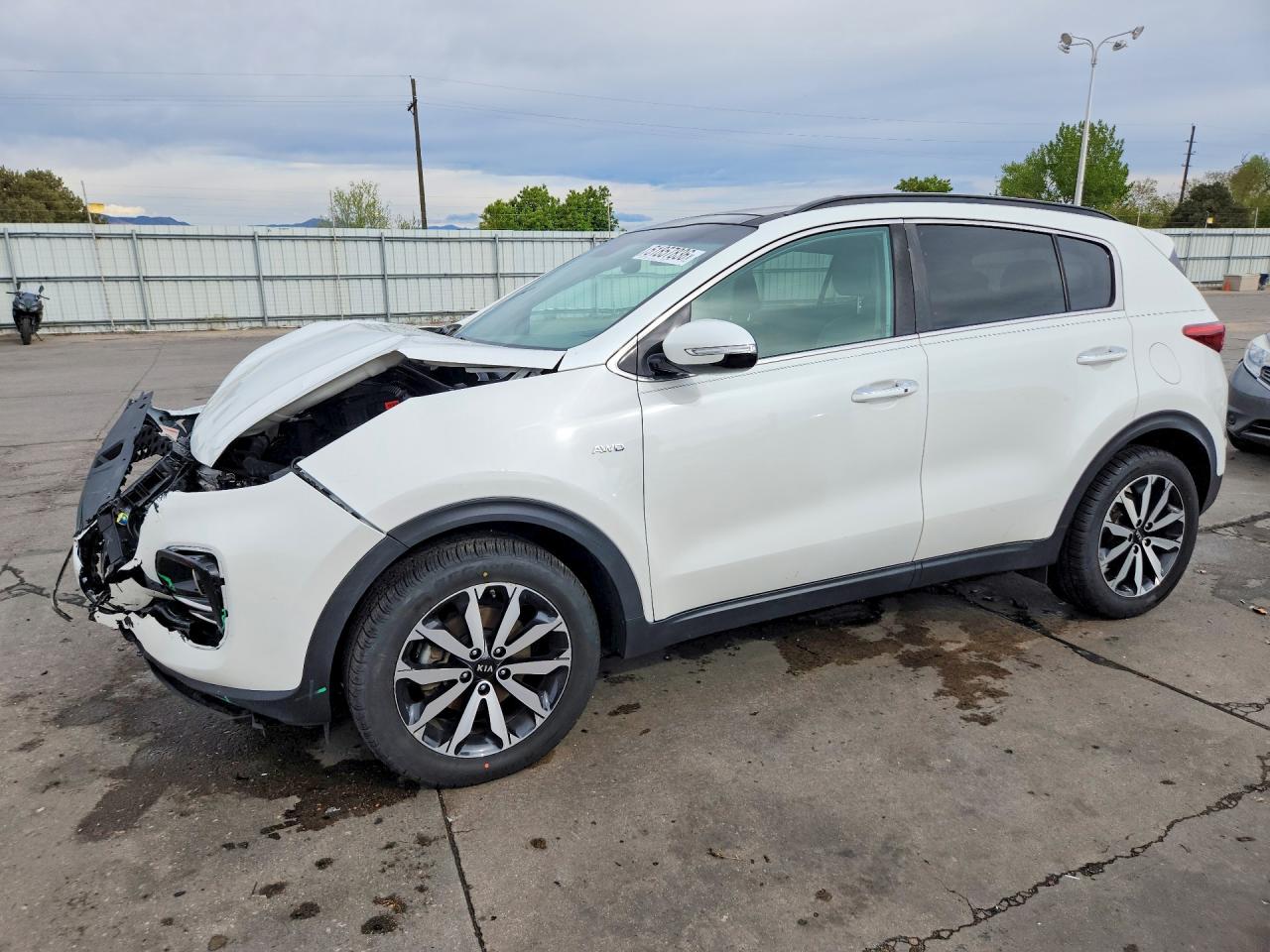 Salvage Kia Sportage Image