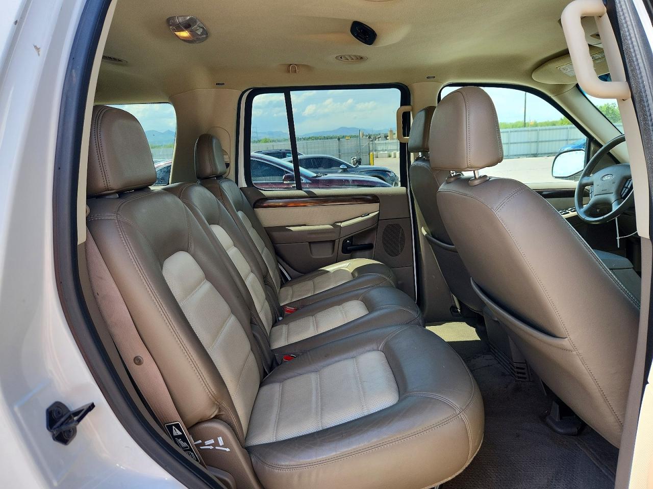 Ford Explorer Eddie Bauer