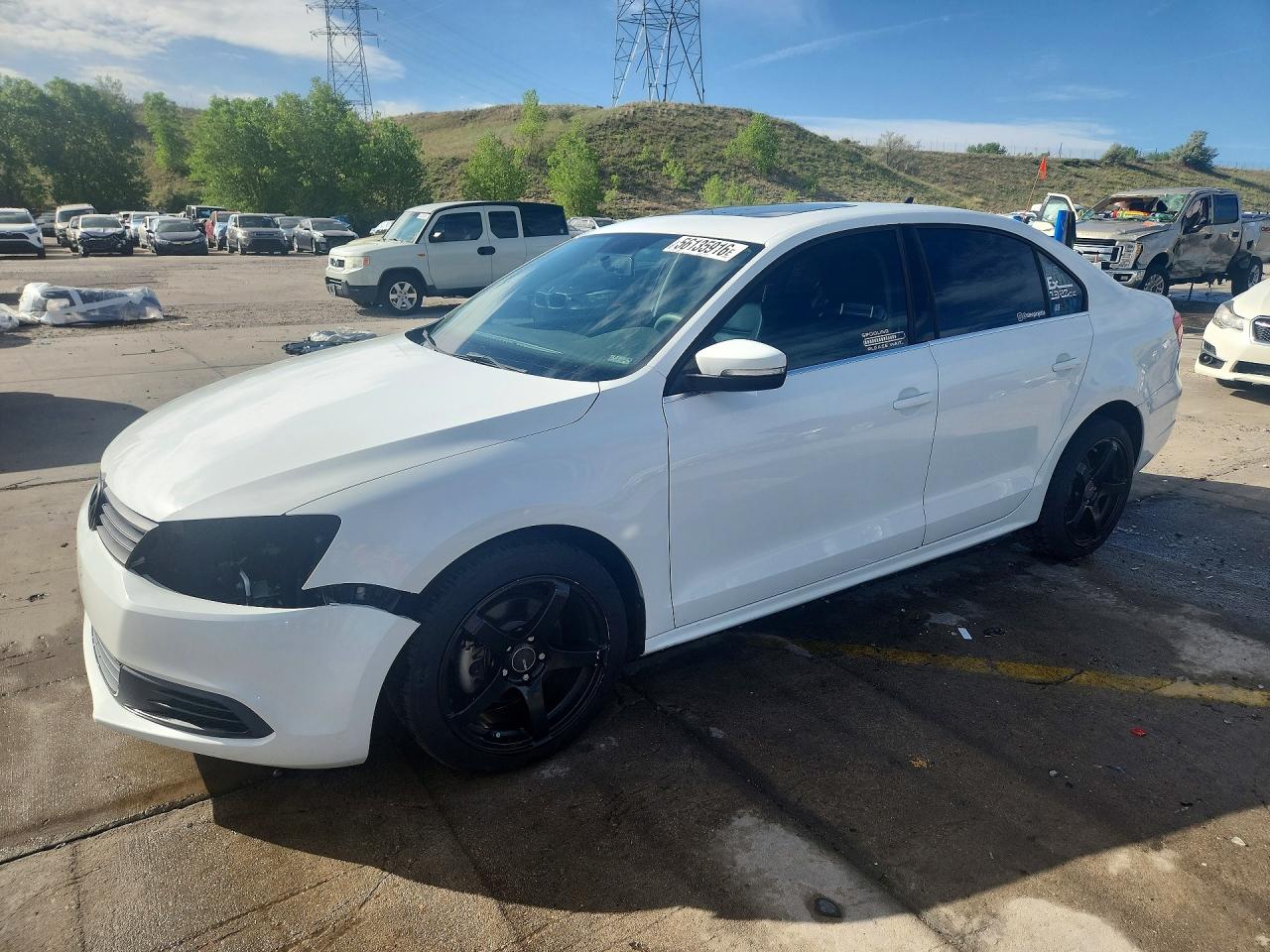Salvage Volkswagen Jetta Image