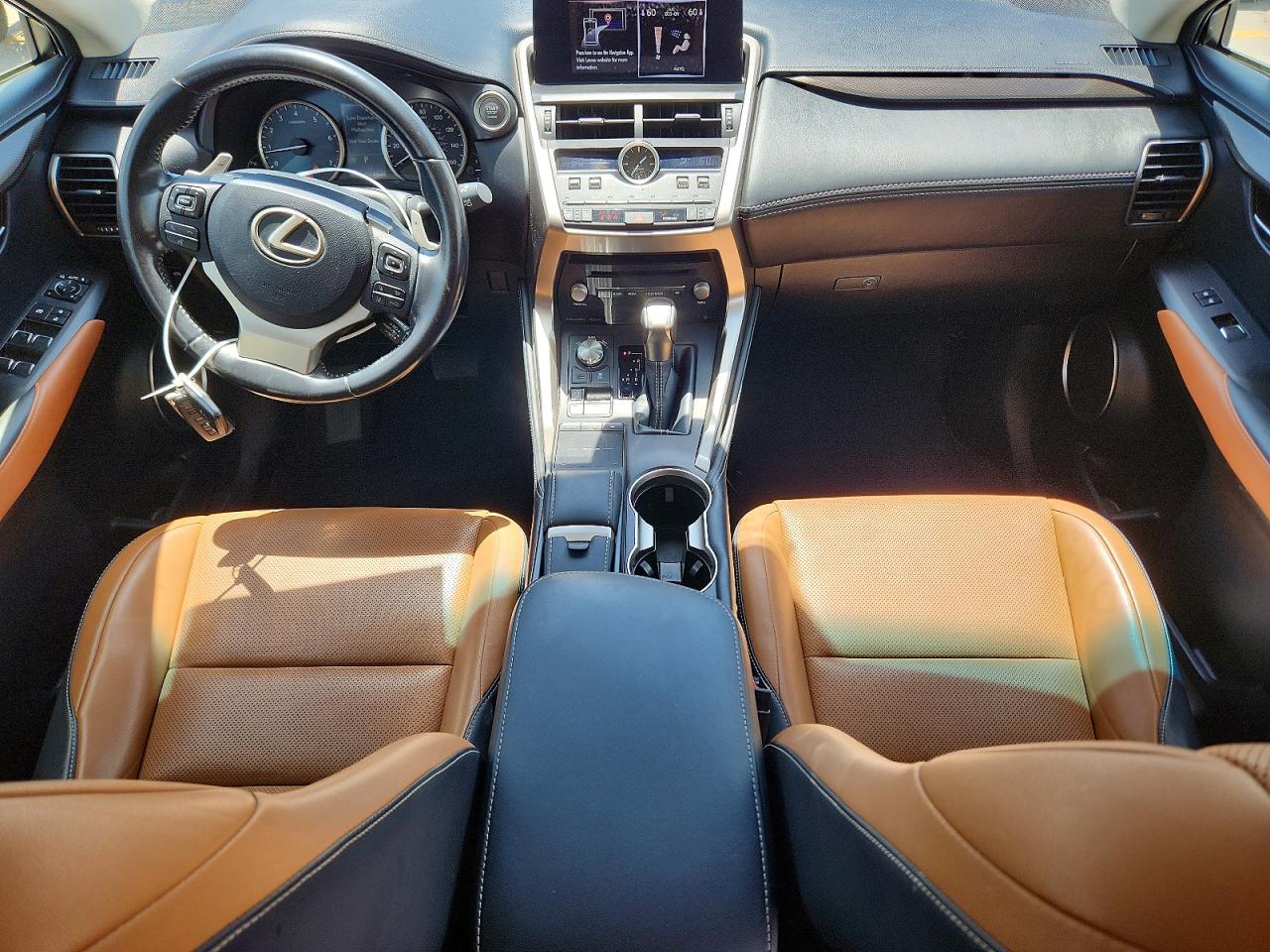 Lexus NX Base