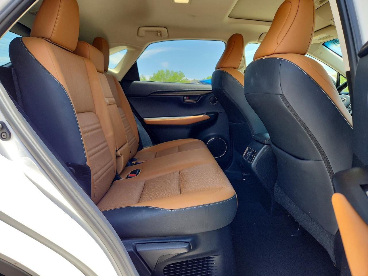 Lexus NX Base