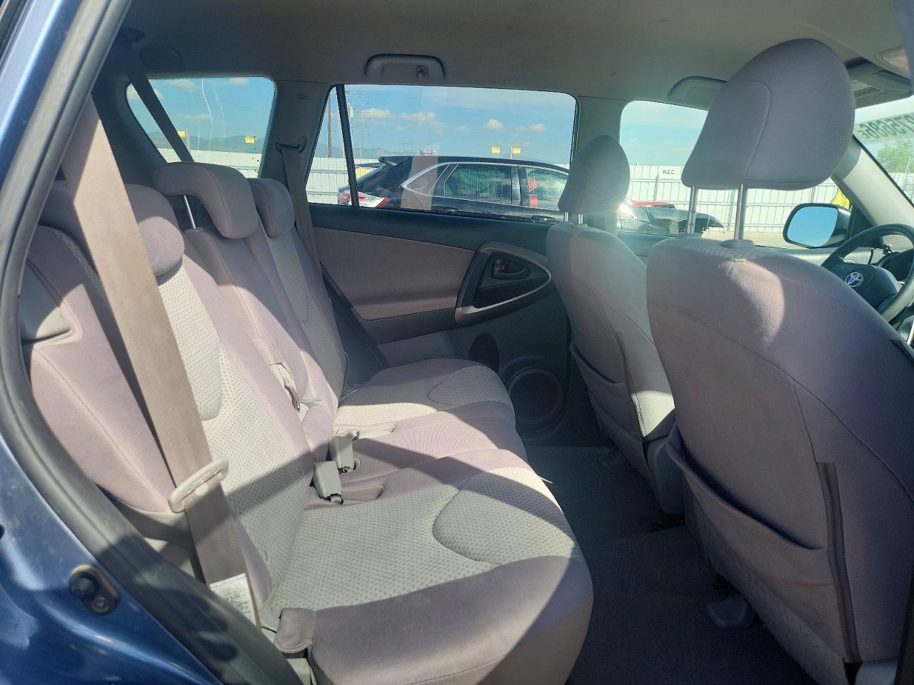 Toyota RAV4 Base