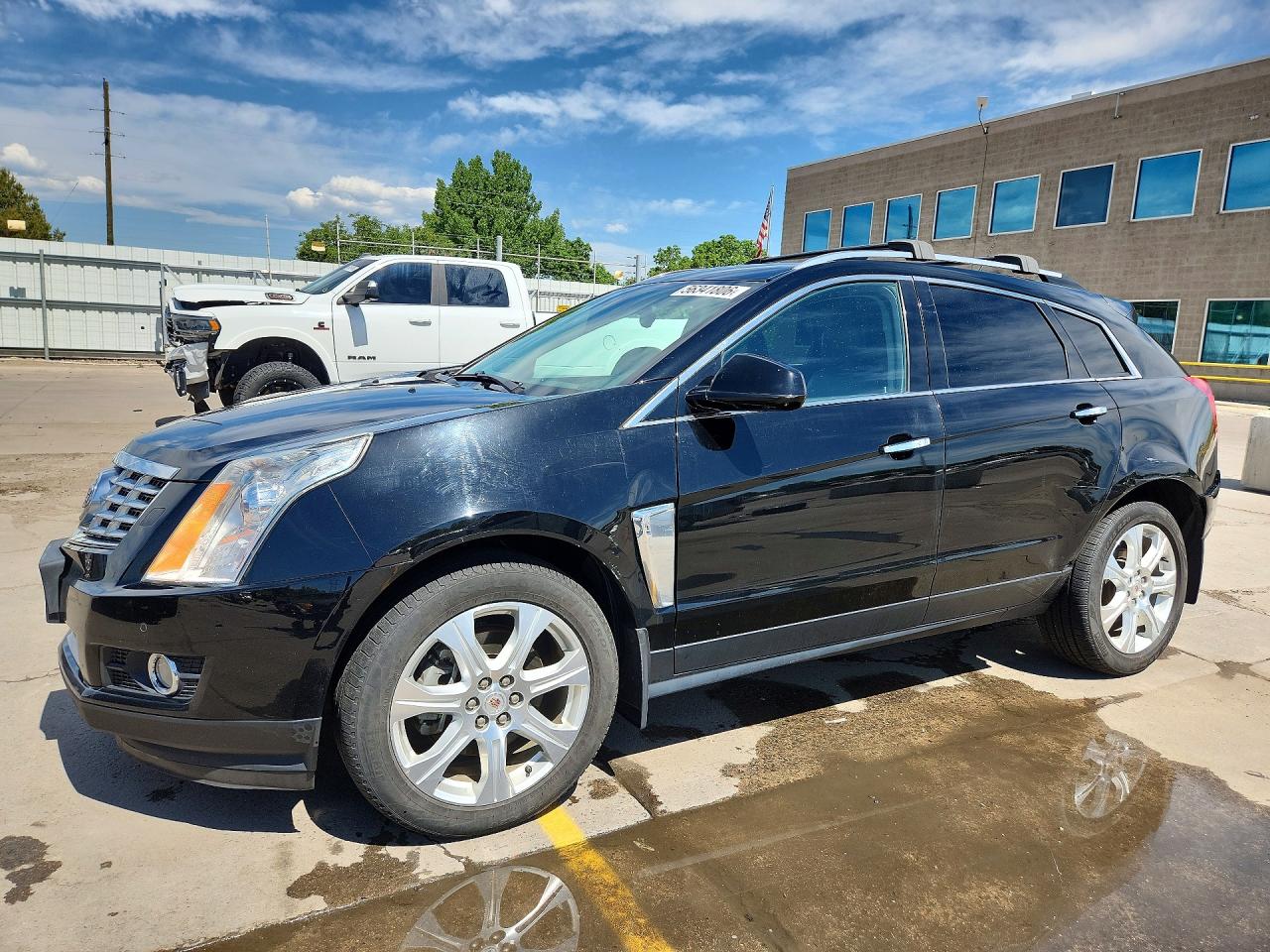 Salvage Cadillac SRX Image