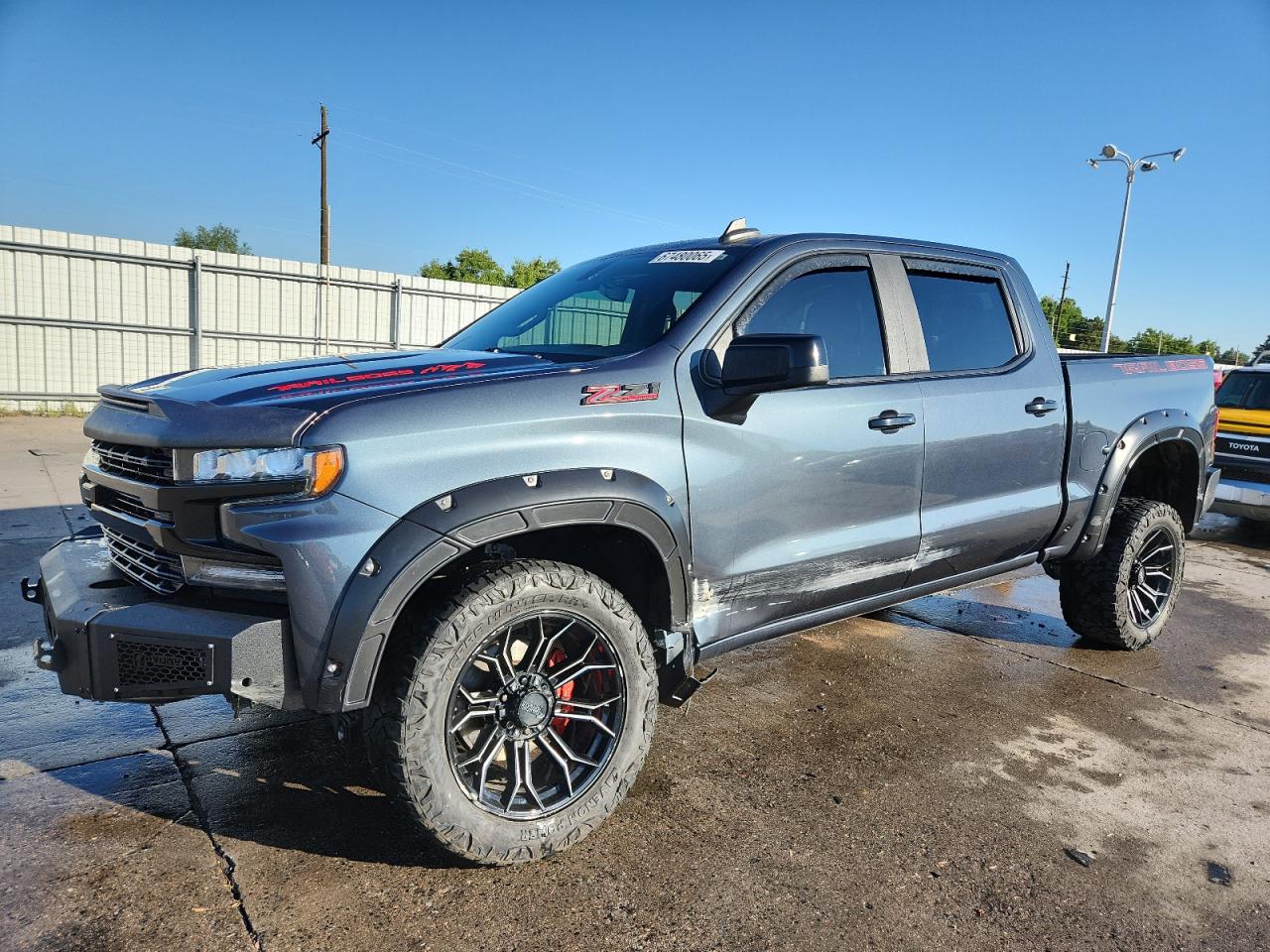Salvage Chevrolet Silverado Image