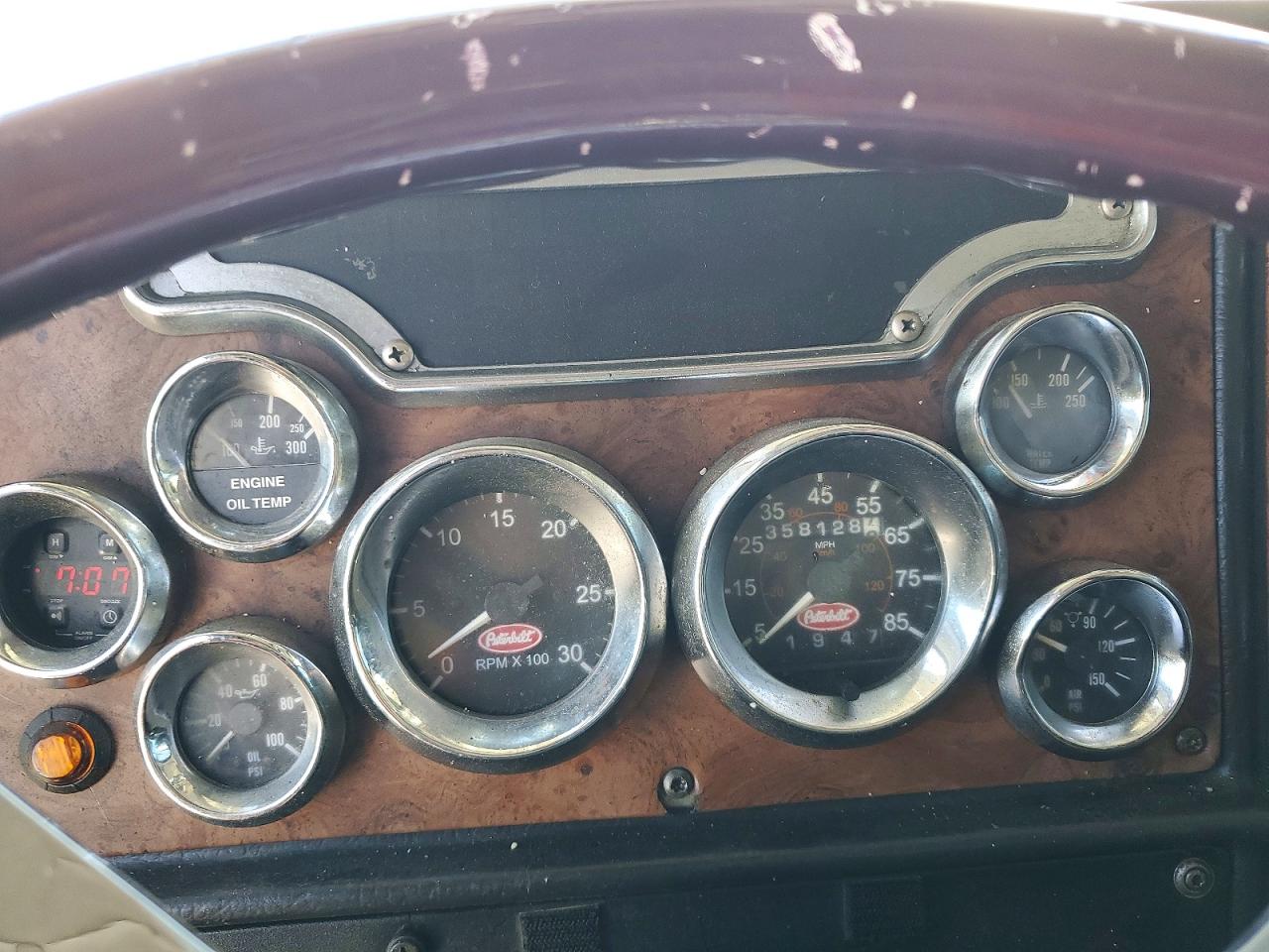 Peterbilt 379
