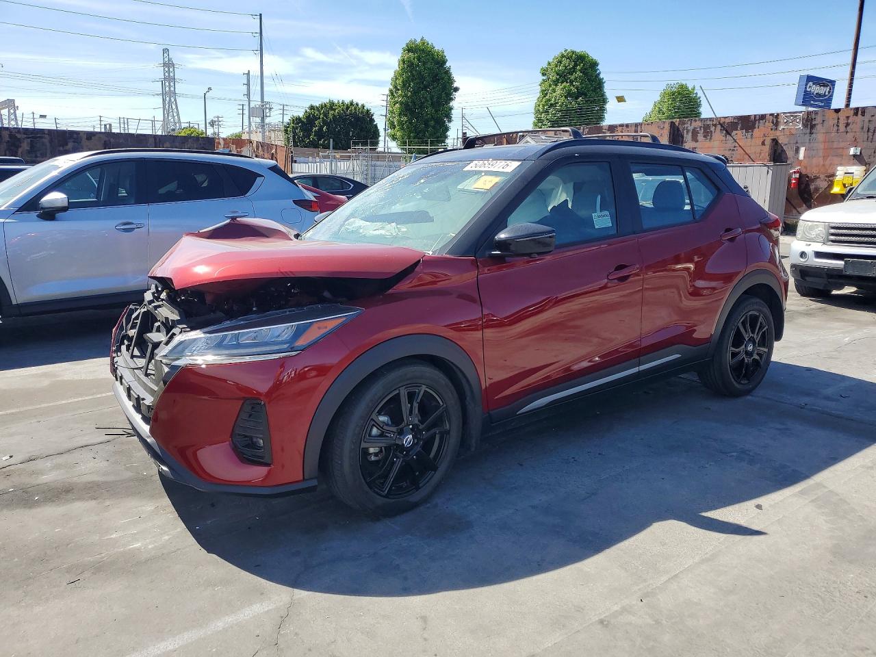 Salvage Nissan Kicks Image