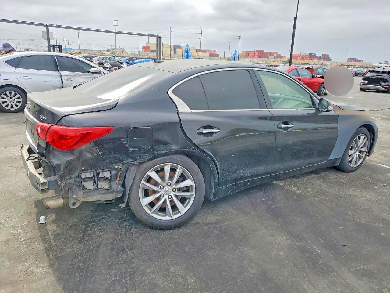 INFINITI Q50 Premium
