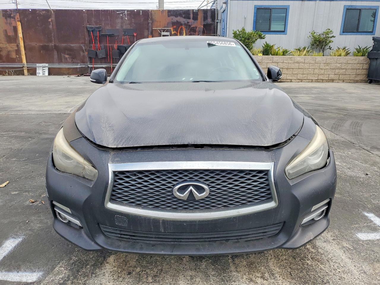INFINITI Q50 Premium