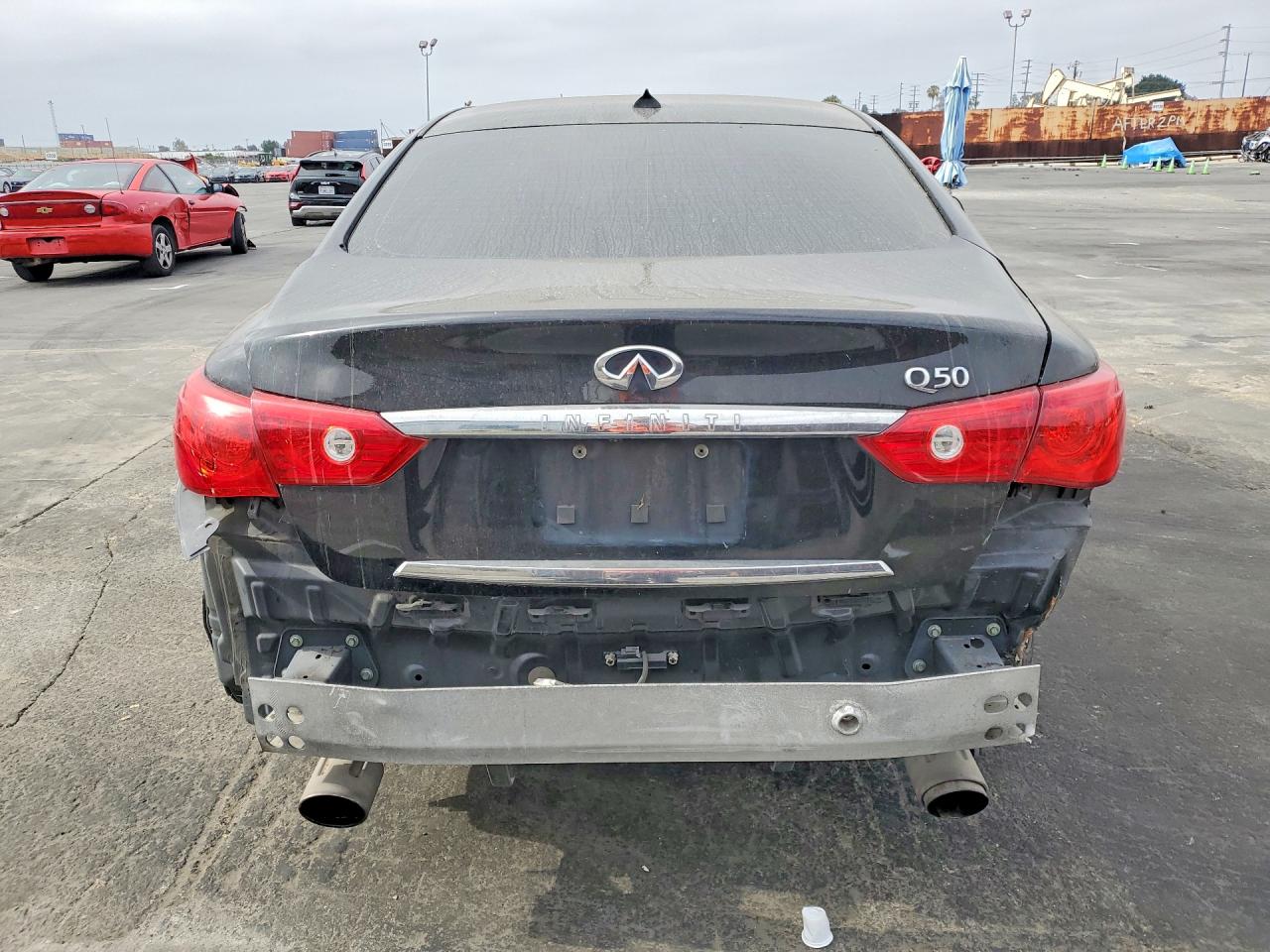 INFINITI Q50 Premium