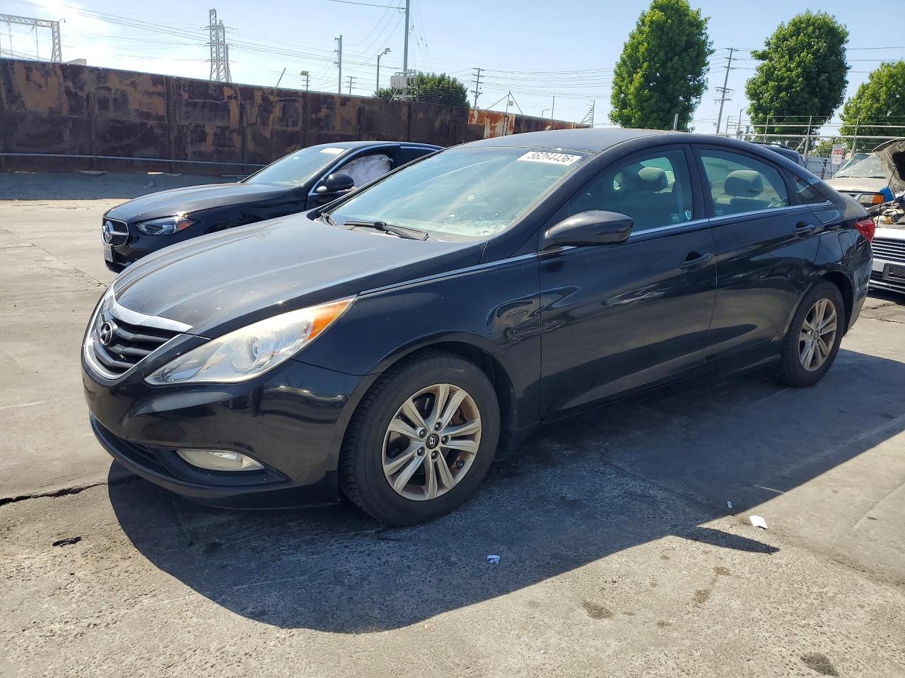 Salvage Hyundai SONATA Image