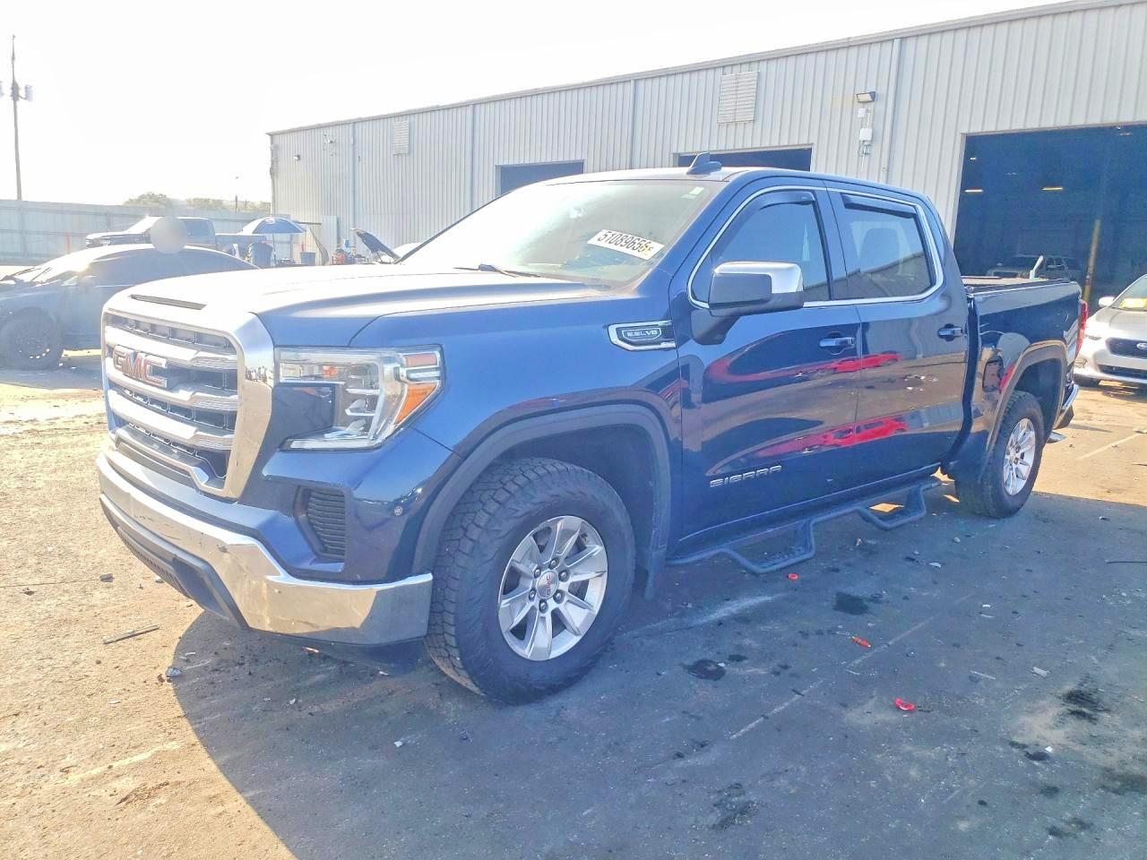 Salvage GMC Sierra Image