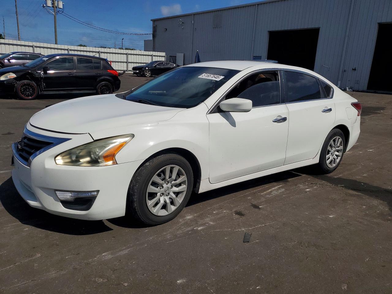 Salvage Nissan Altima Image