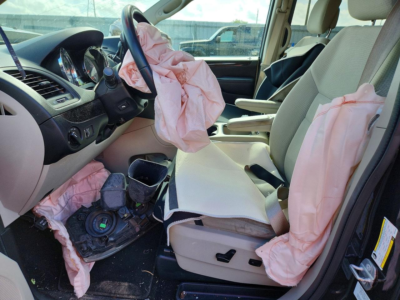 Dodge Caravan Sxt