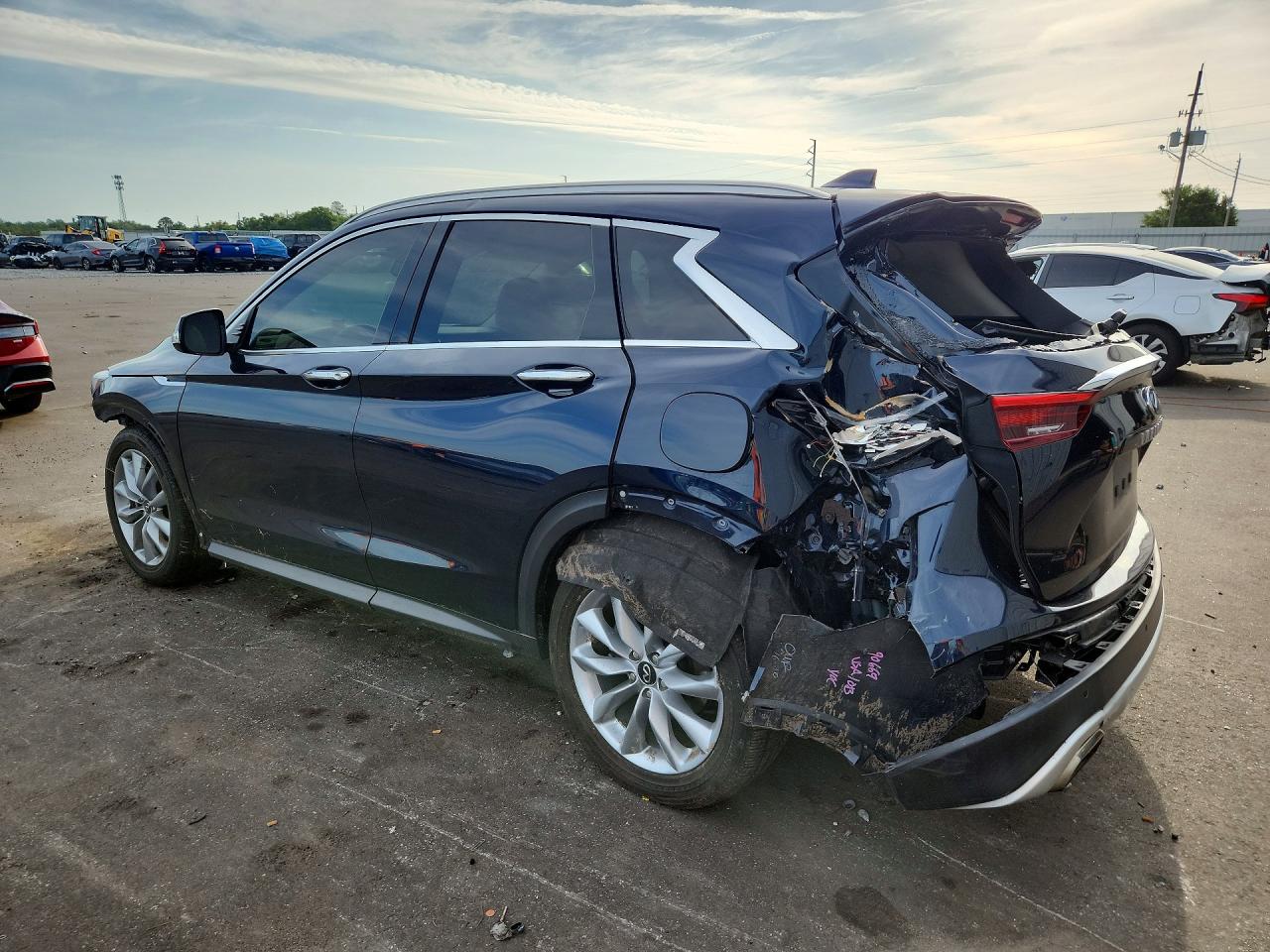 INFINITI Qx Luxe