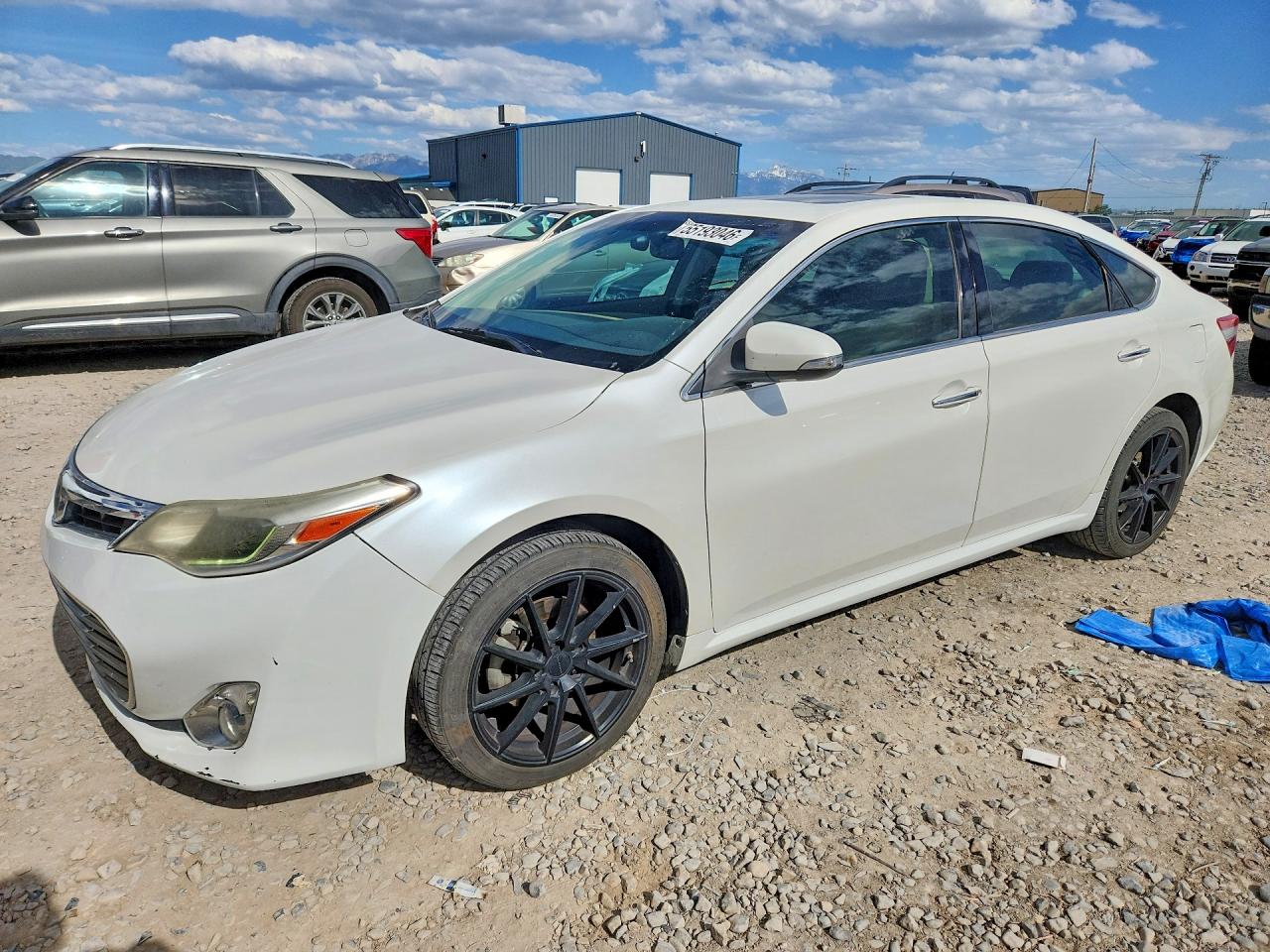 Salvage Toyota Avalon Image