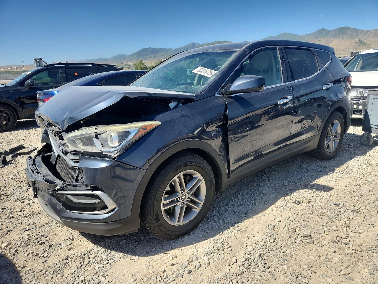 Salvage Hyundai SANTA FE Image