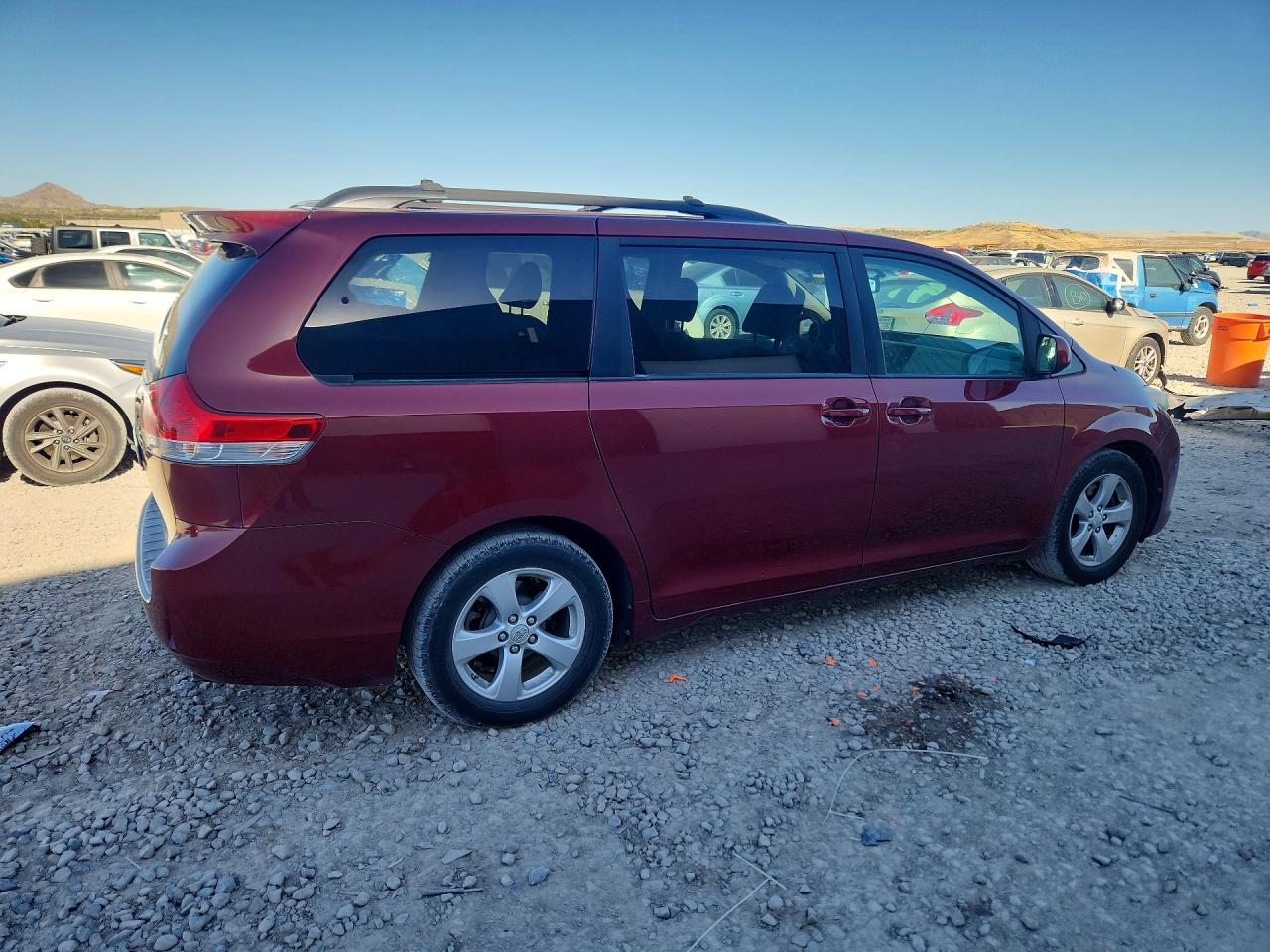 Toyota Sienna Le
