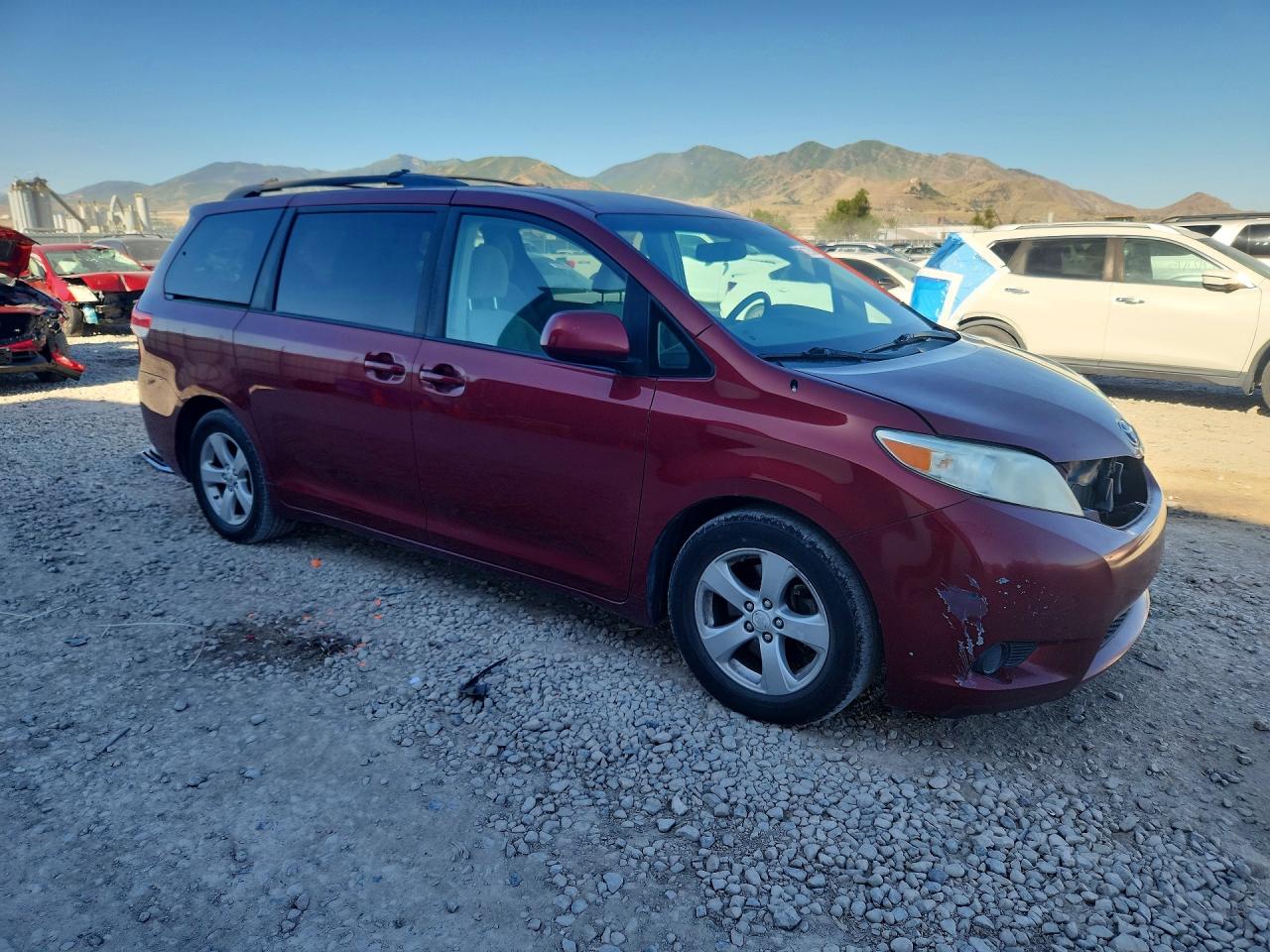 Toyota Sienna Le