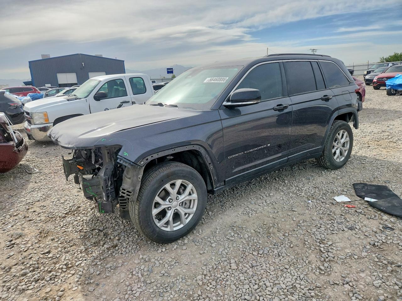 Salvage Jeep Cherokee Image