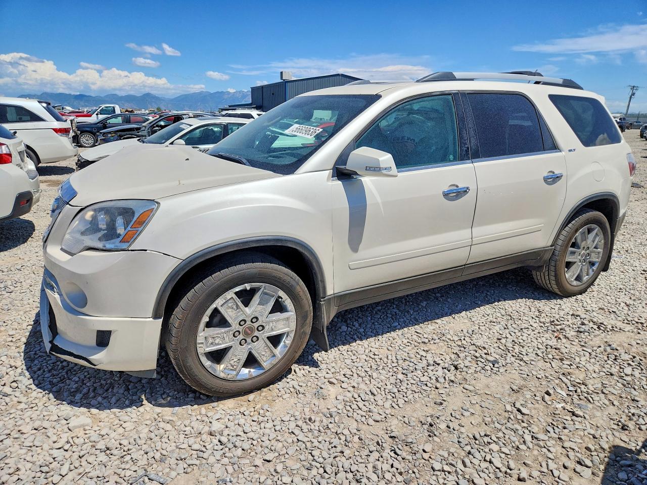 Salvage GMC Acadia Image