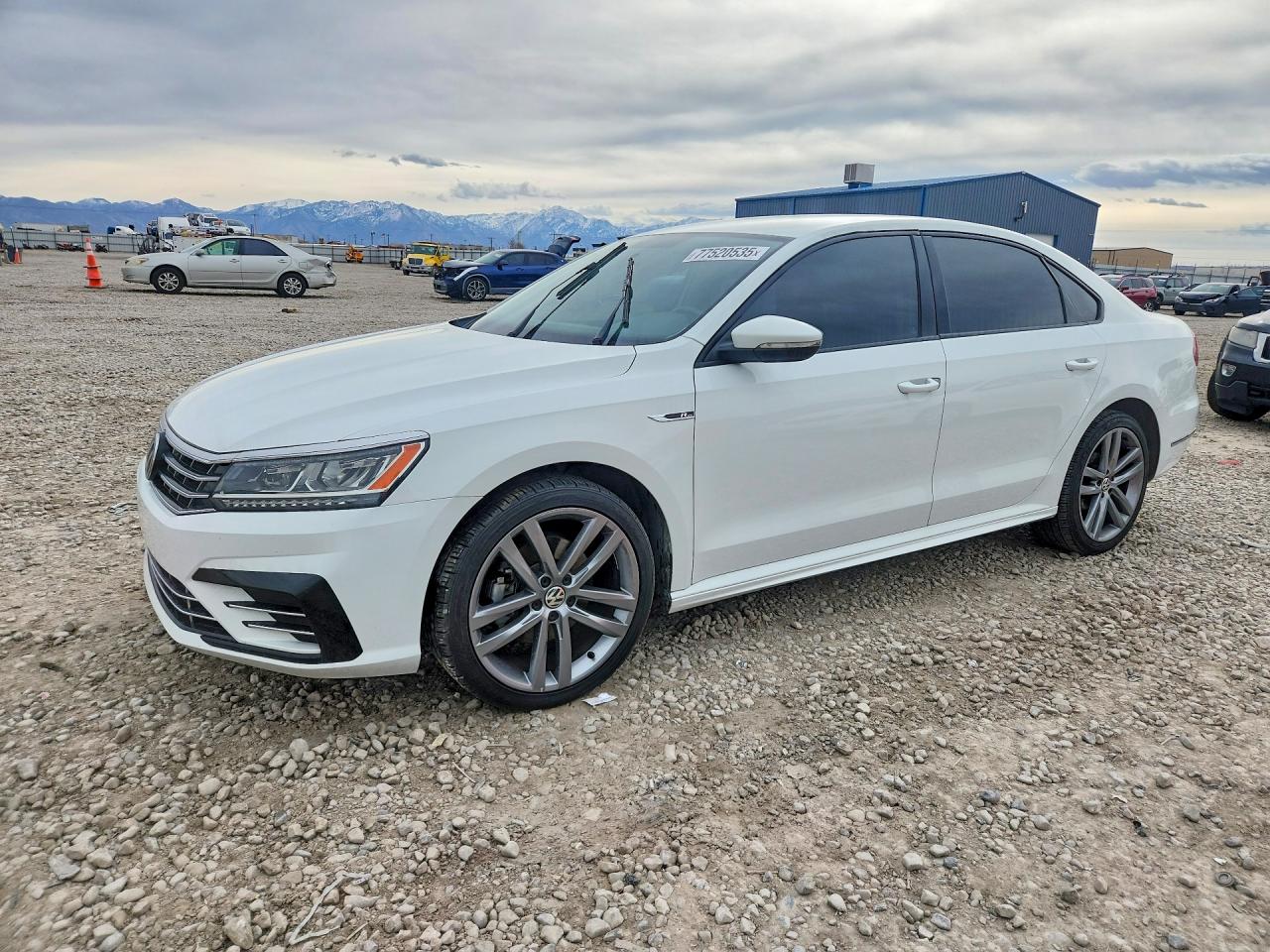 Salvage Volkswagen Passat Image