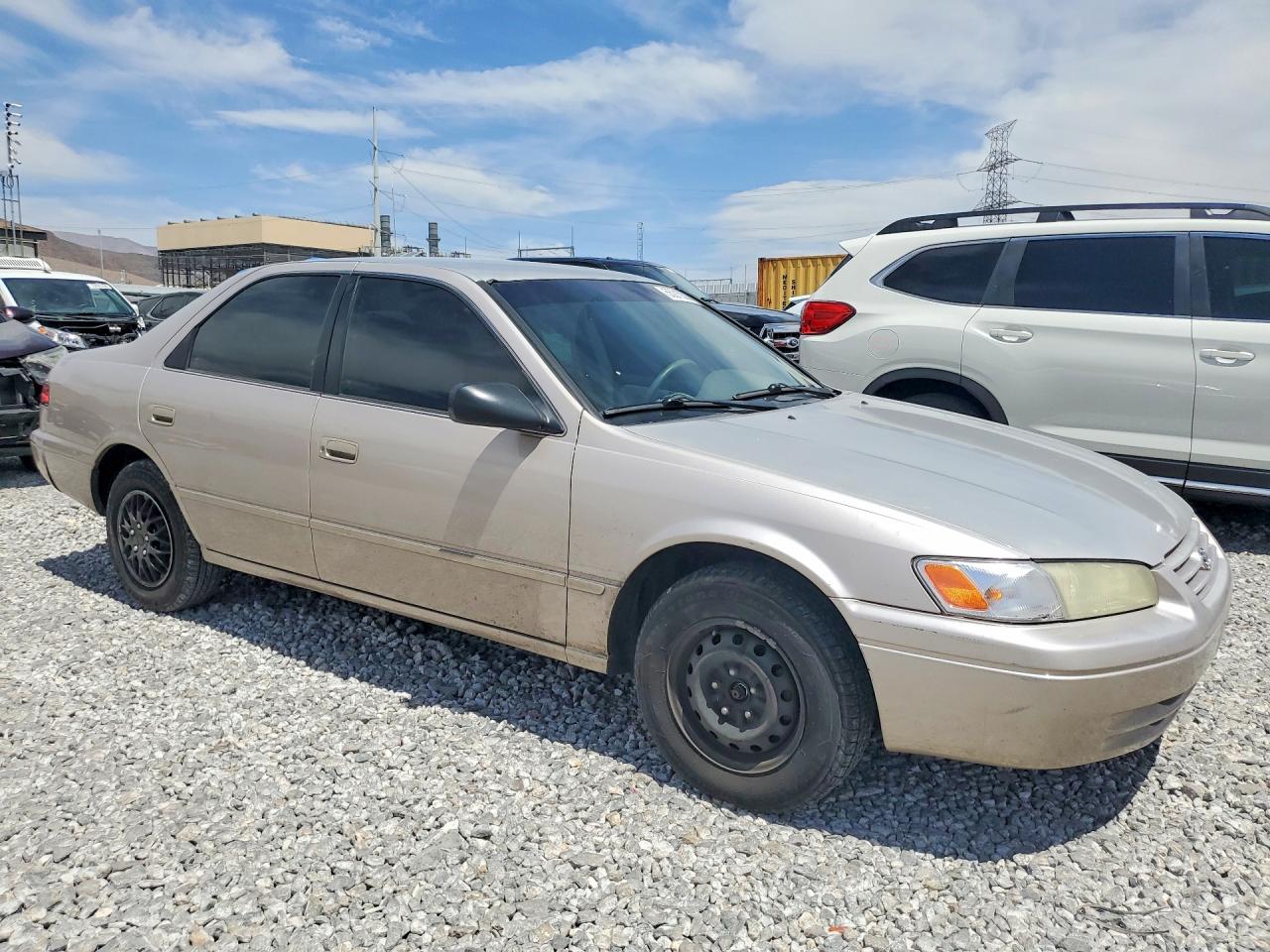 Toyota Camry Le