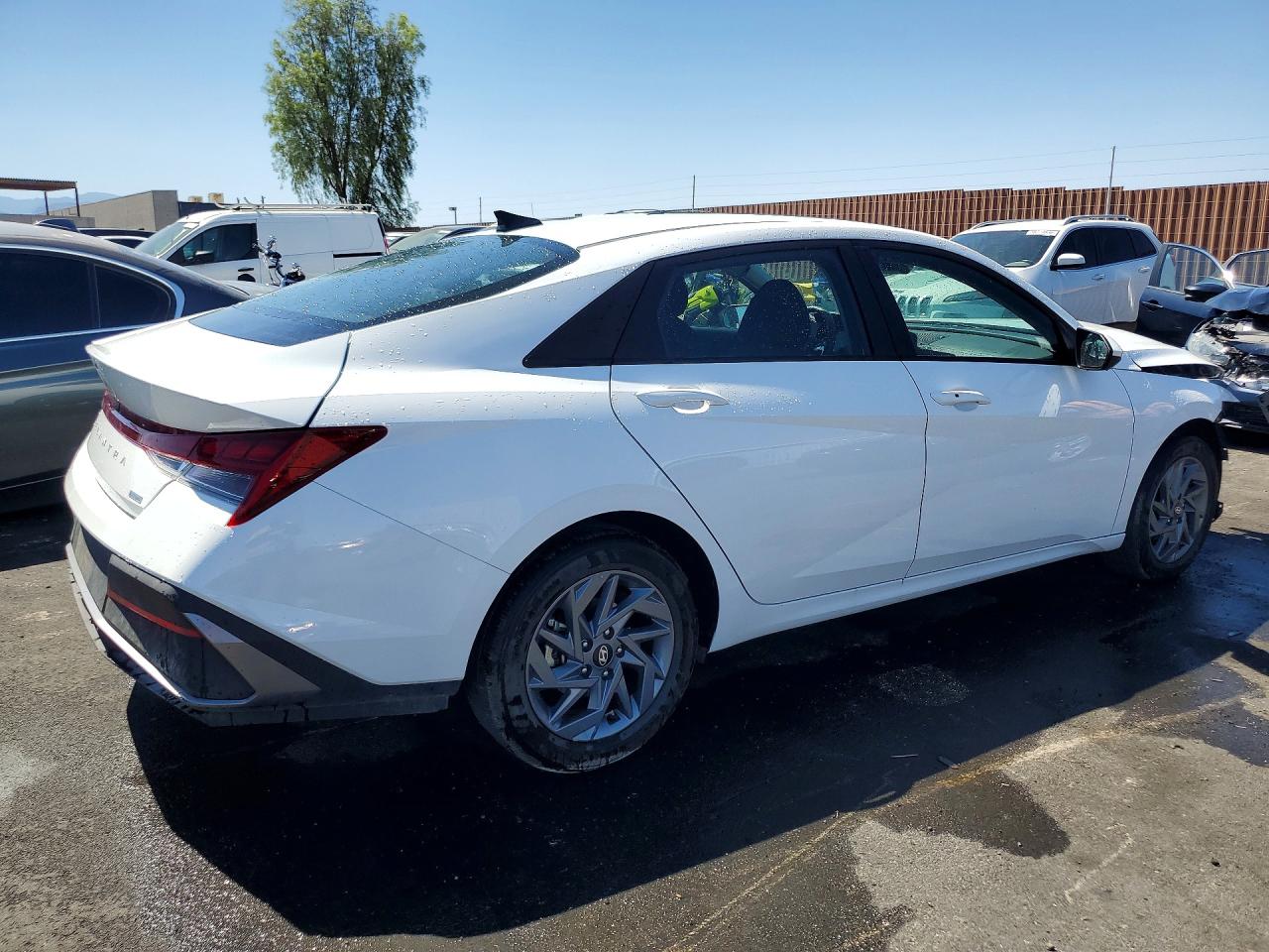 Hyundai ELANTRA Blue