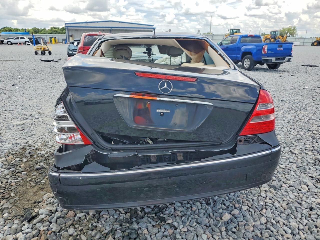 Mercedes-Benz E-Class 320