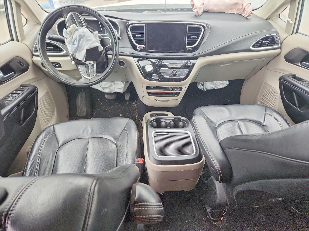 Chrysler Pacifica Hybrid Touring L