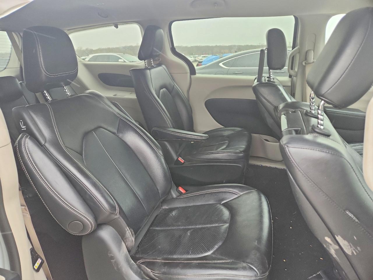 Chrysler Pacifica Hybrid Touring L
