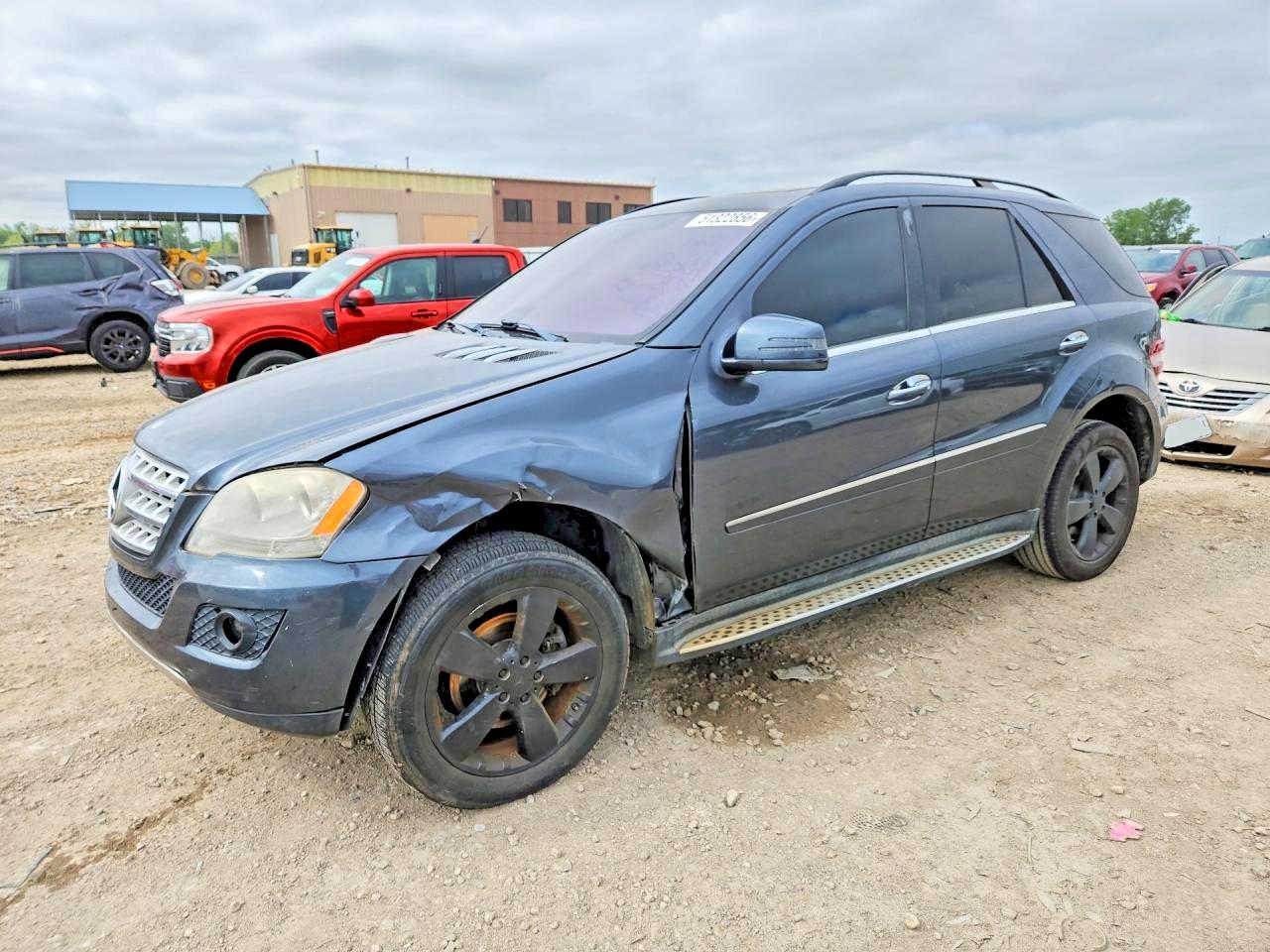 Salvage Mercedes-Benz M-Class Image