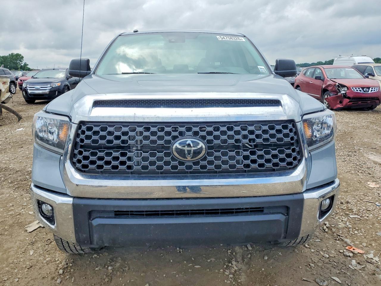 Toyota Tundra Crewmax Sr5