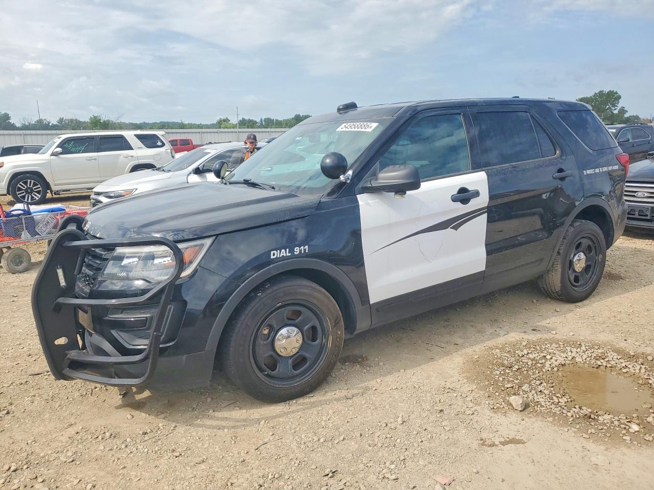 Salvage Ford Explorer Image
