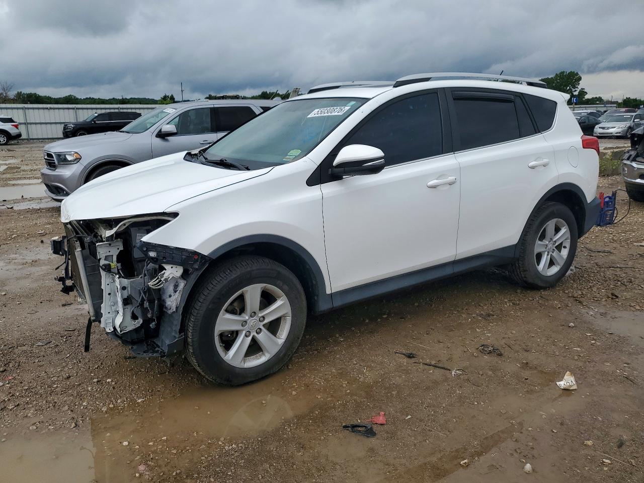 Salvage Toyota RAV4 Image