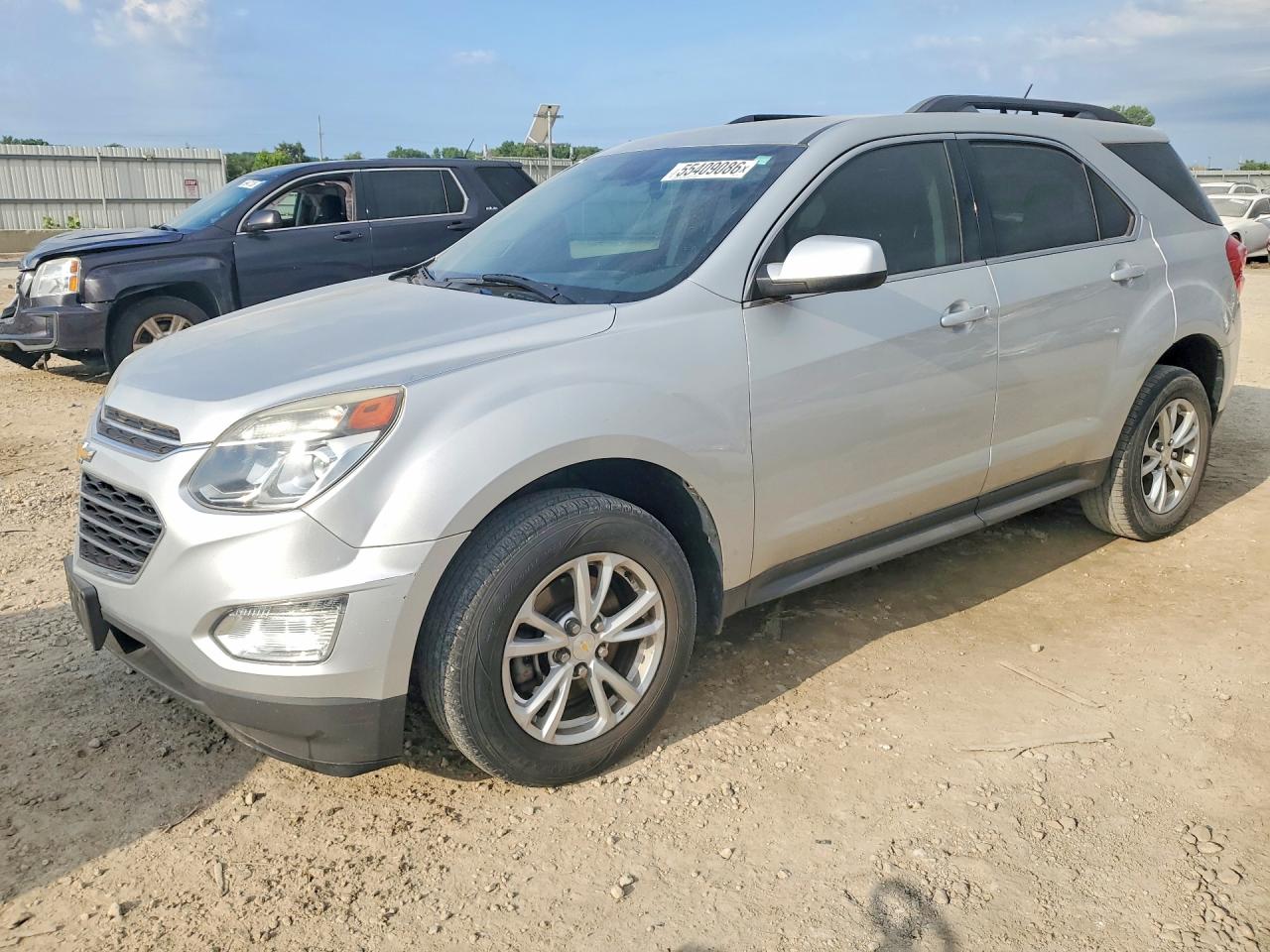 Salvage Chevrolet Equinox Image