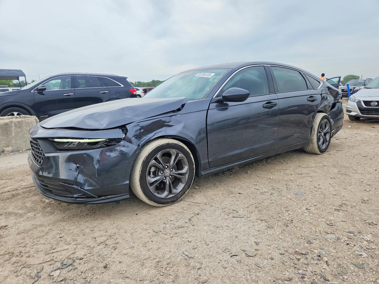 Salvage Honda Accord Image
