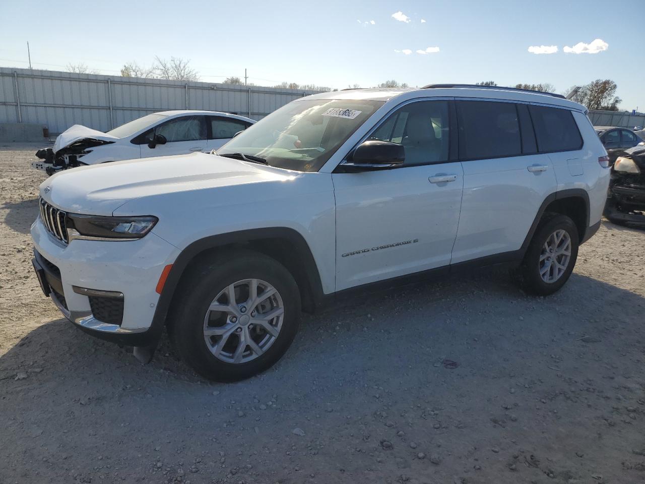 Salvage Jeep Grand Cherokee Image