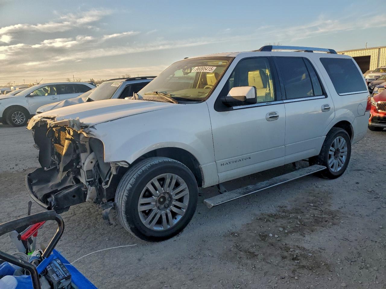Salvage Lincoln Navigator Image