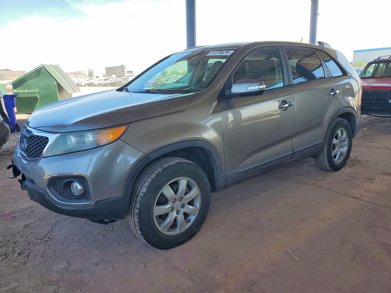 Salvage Kia Sorento Image