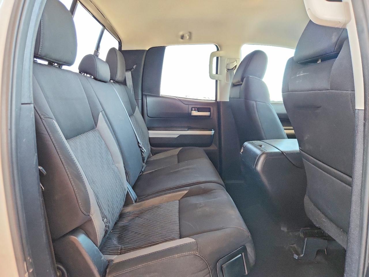 Toyota Tundra Sr5