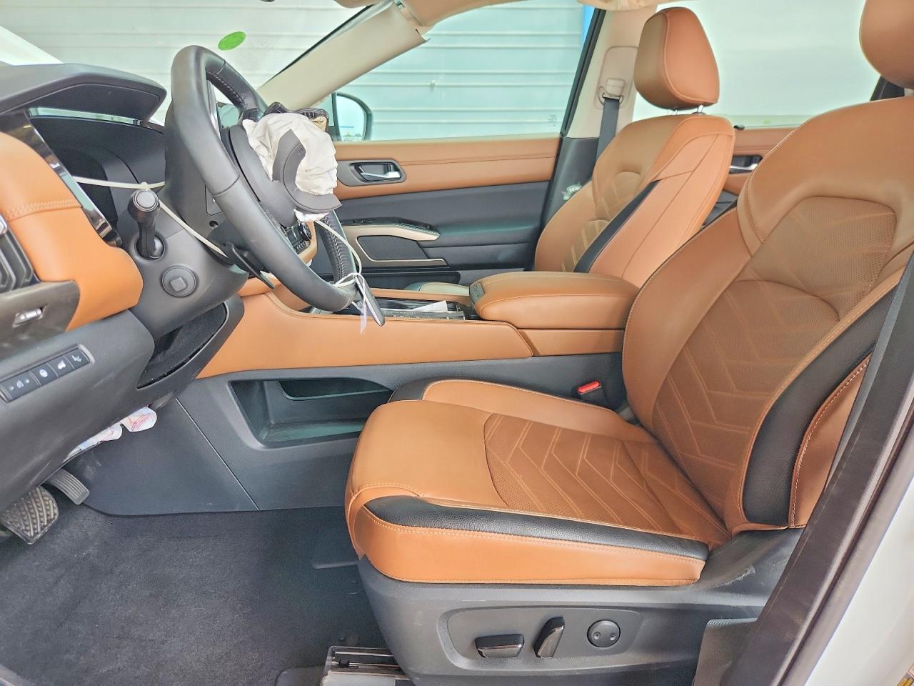 Nissan Pathfinder Platinum