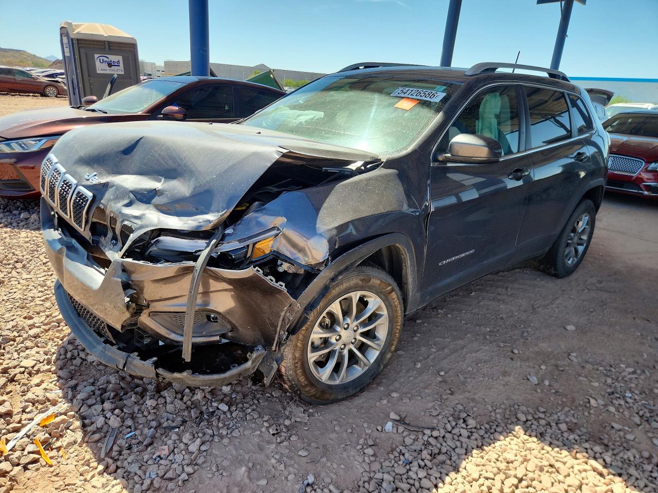 Salvage Jeep Cherokee Image