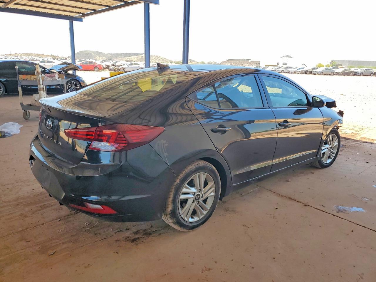 Hyundai ELANTRA Sel