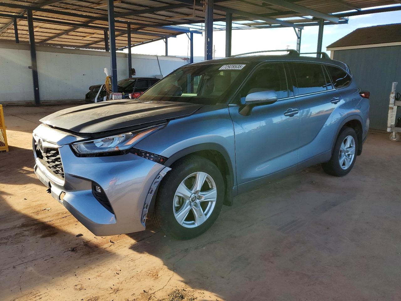 Salvage Toyota Highlander Image