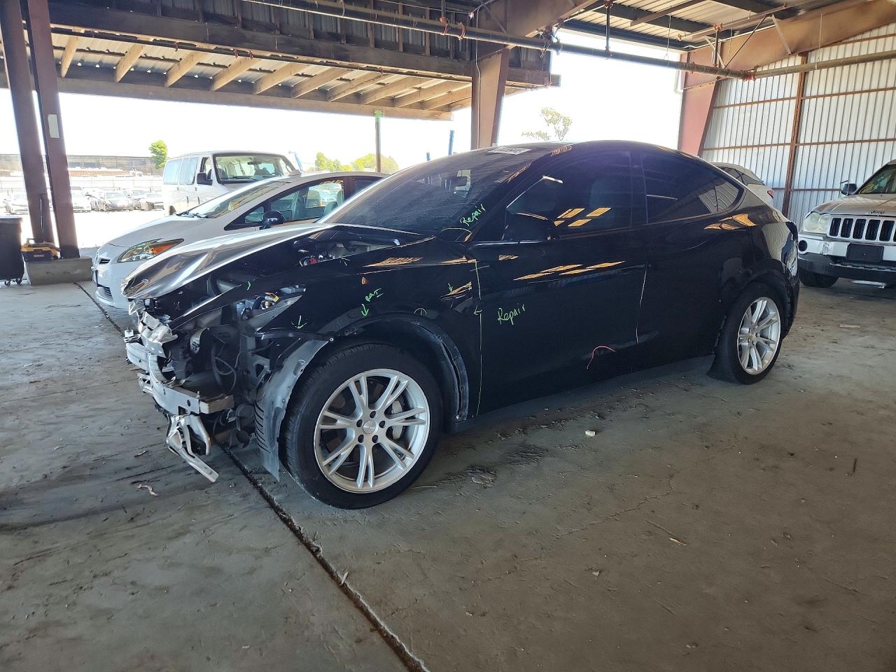 Salvage Tesla Model Y Image