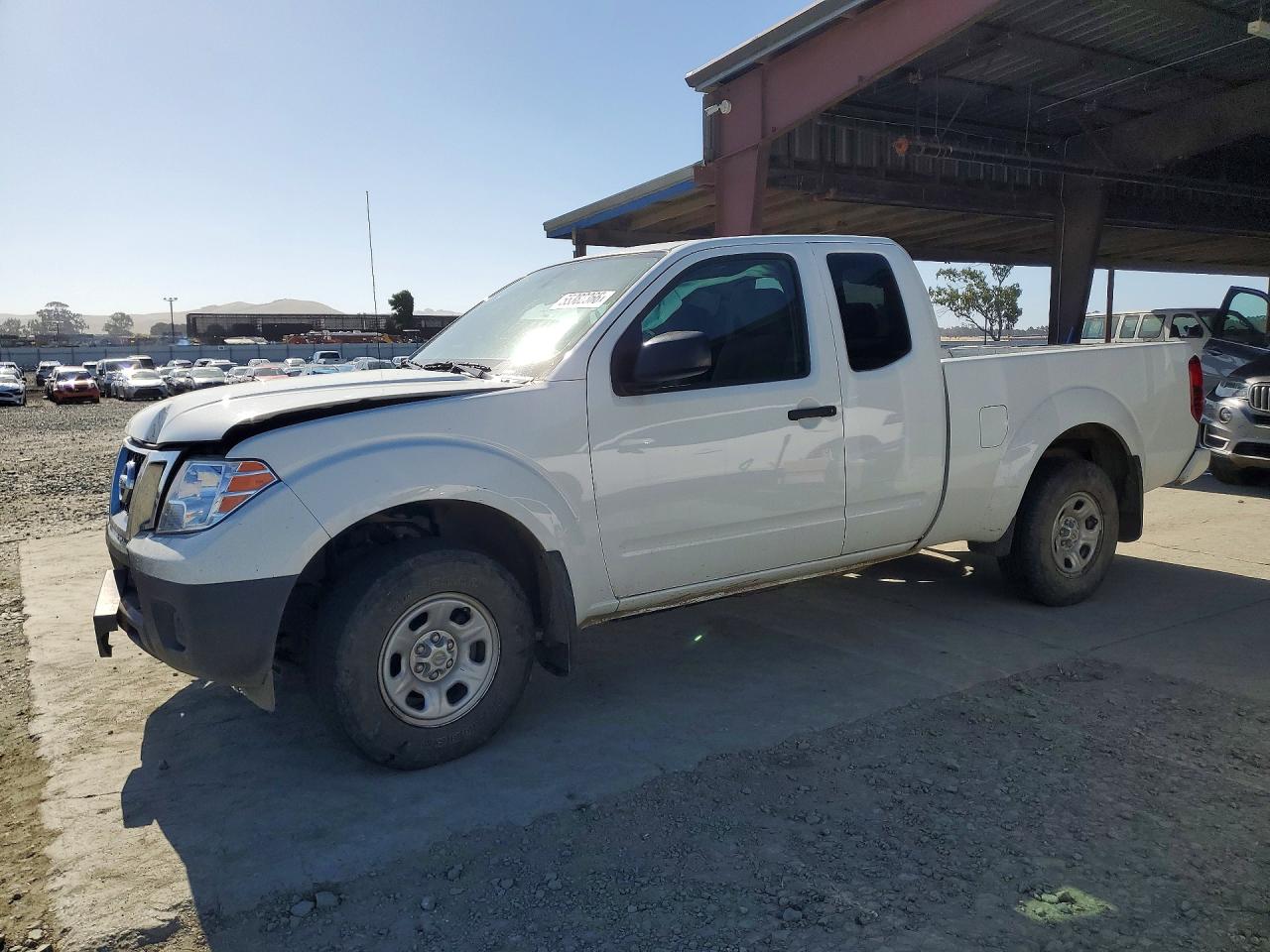 Salvage Nissan Frontier Image