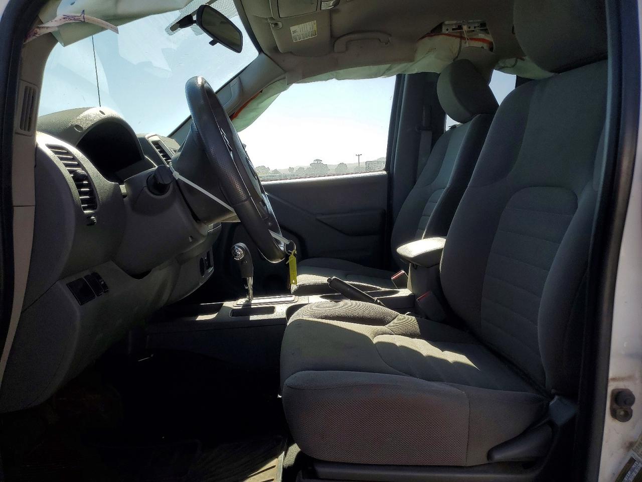 Nissan Frontier S