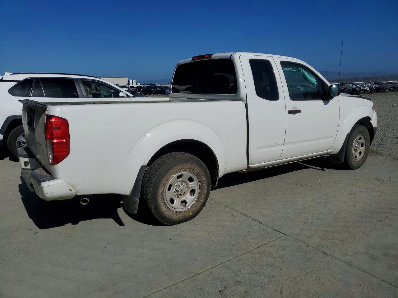 Nissan Frontier S