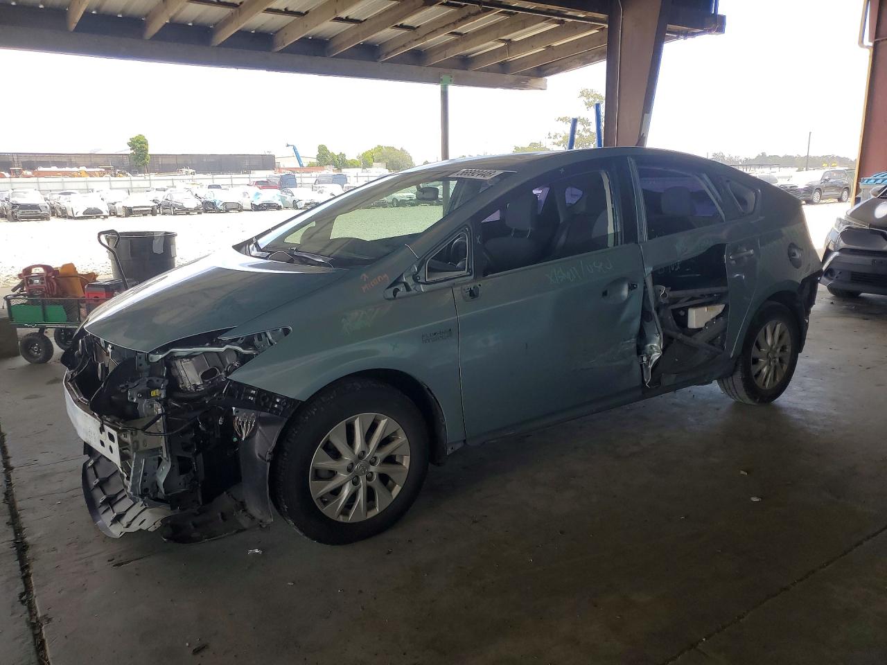 Salvage Toyota Prius Image