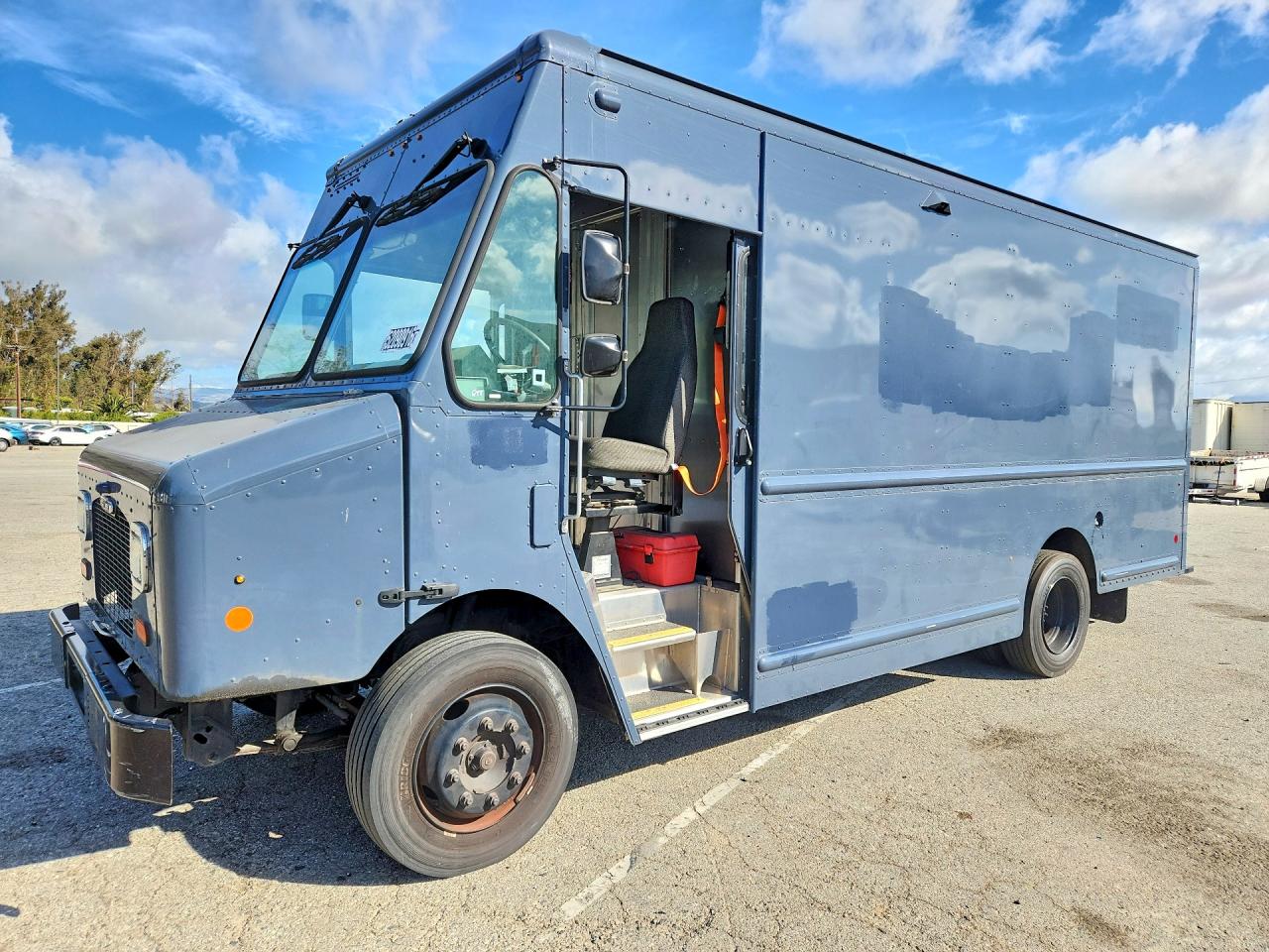 Salvage Freightliner Chassis Image